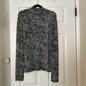 NWT - BCBG Leopard Print turtleneck